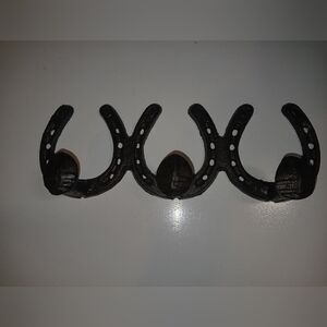 Horseshoe Triple Wall Hook Cast Iron Coat Hanger 11" X 4.5"